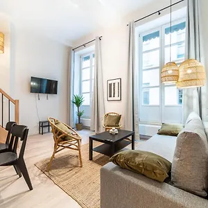 les-suites-de-lopra-appartement-nina-6-pers.hotels-rhonealpes.com/